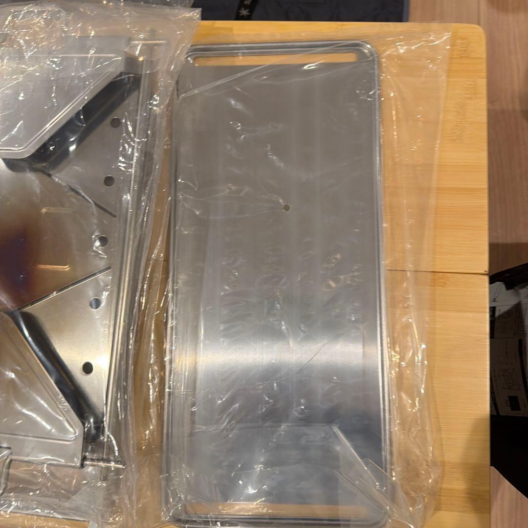 美品　 peak 焚き火台SR ＋ 鉄板焼き