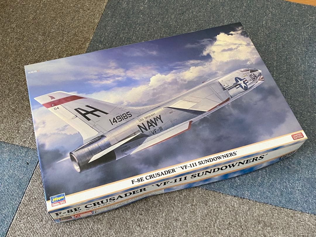 ハセガワ 1/48 F-8E クルーセイダー VF-111 サンダウナーズ