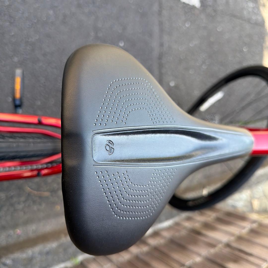 新品同様TREK FX3 GEN4 Mサイズ トレック クリムゾン クロスバイク
