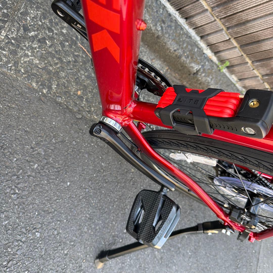 新品同様TREK FX3 GEN4 Mサイズ トレック クリムゾン クロスバイク