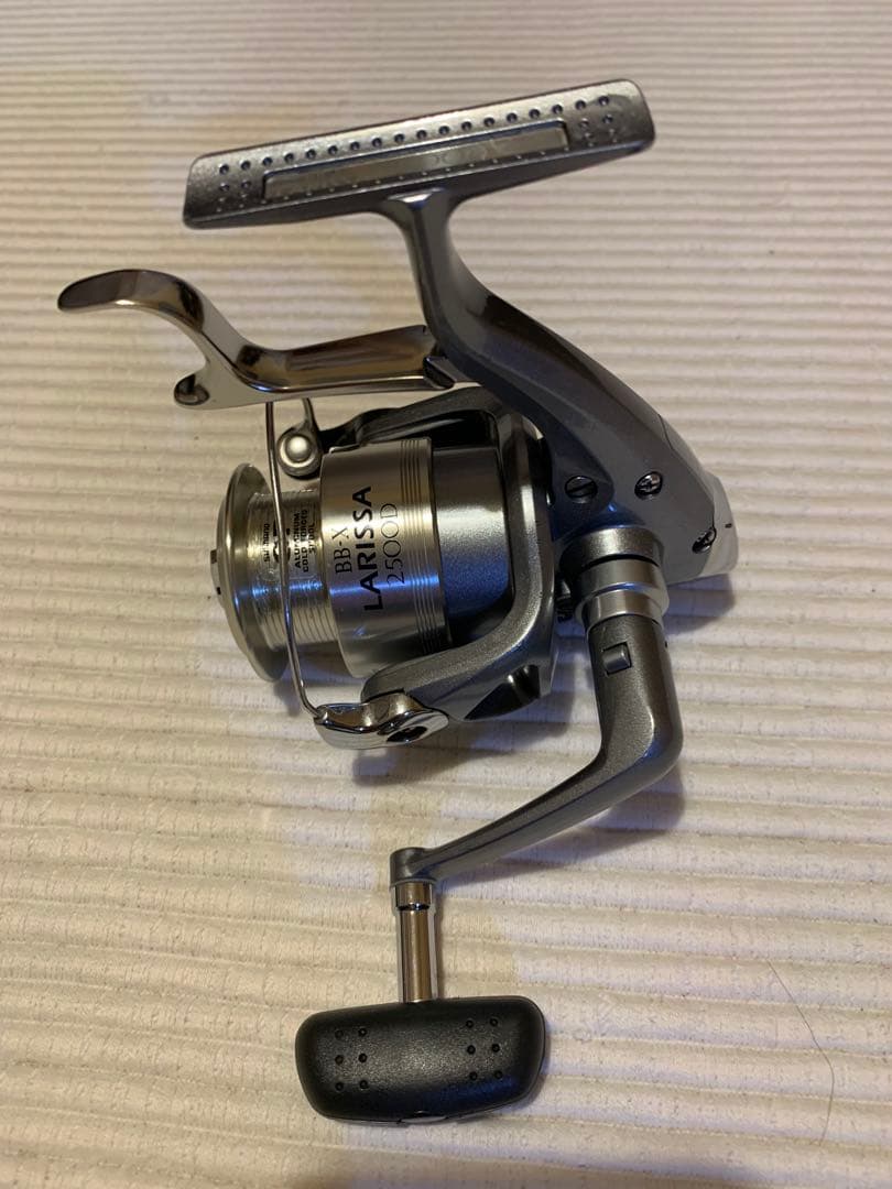 BB-X LARISSA 2500D スピニングリール