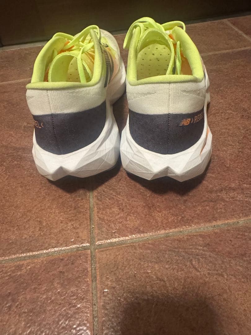 スパイク・シューズ New Balance Fuelcell Rebel V4