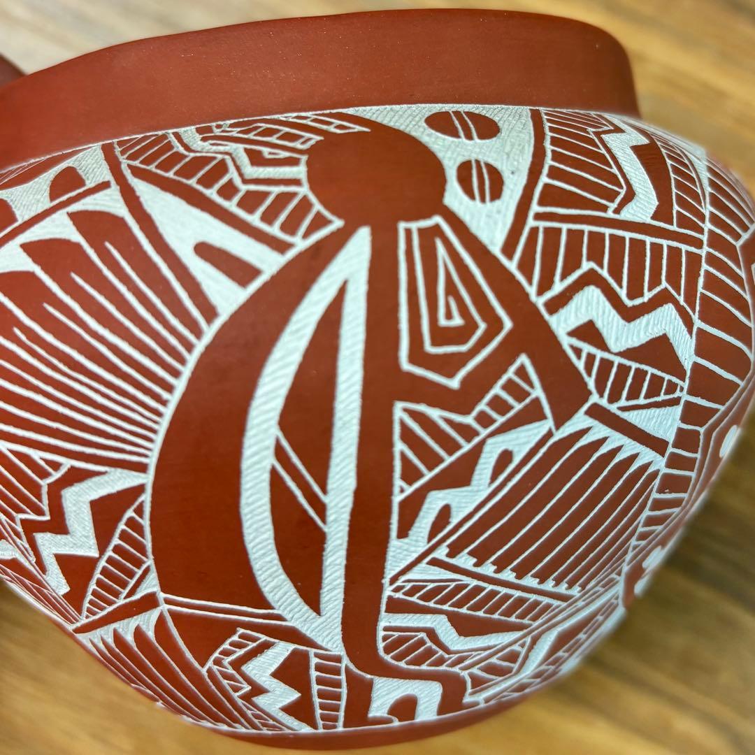 アコマ族◇A. Concho作 ココペリ模様 ハンドメイド陶器 赤土ボウル