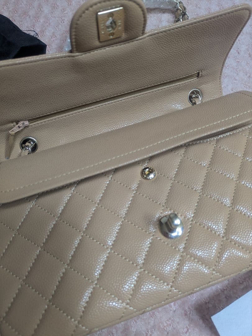hiromin様♡ CHANEL シャネルノベルティ　キャビアスキンベージュ新品