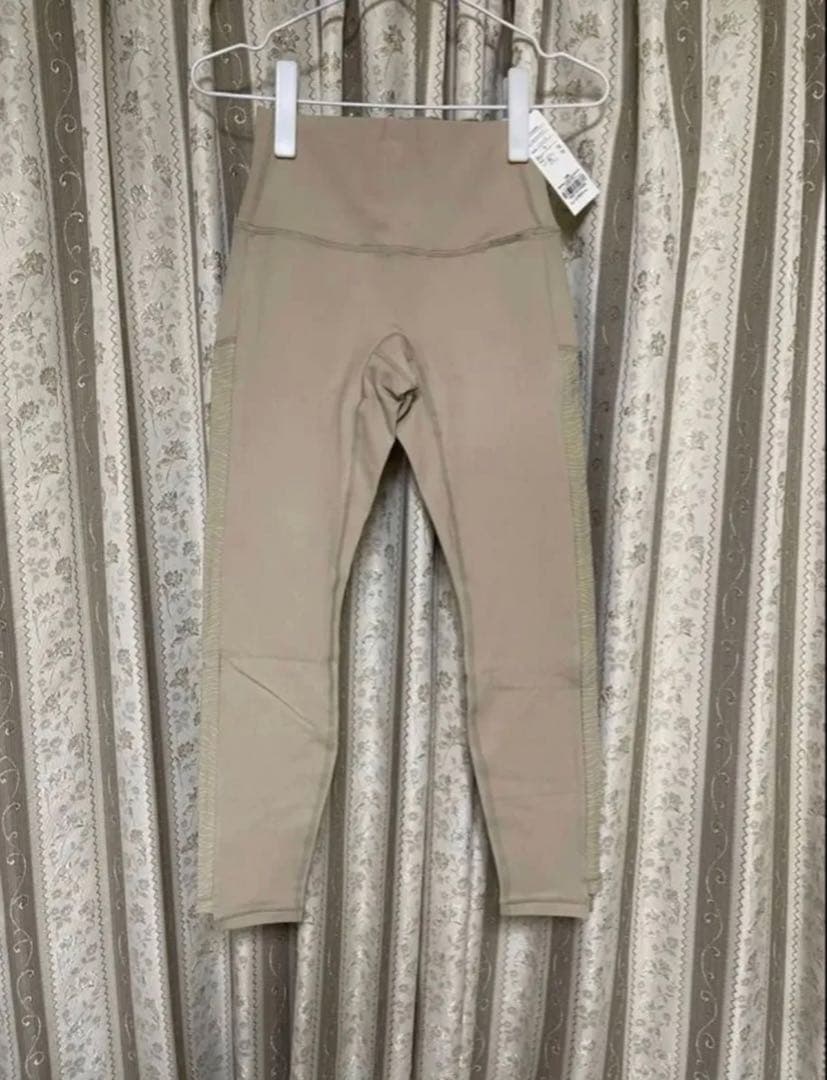 新品未使用　SUKALA ecoジャガードレギンス　ベージュゴールド　S