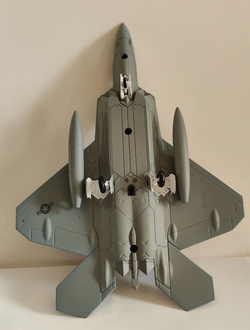 合金製 1/100スケール アメリカF-22 ラプター戦闘機
