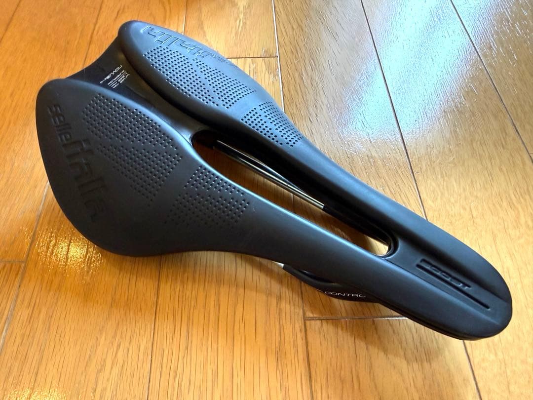 Selle Italia NOVUS BOOST EVO スーパーフロー