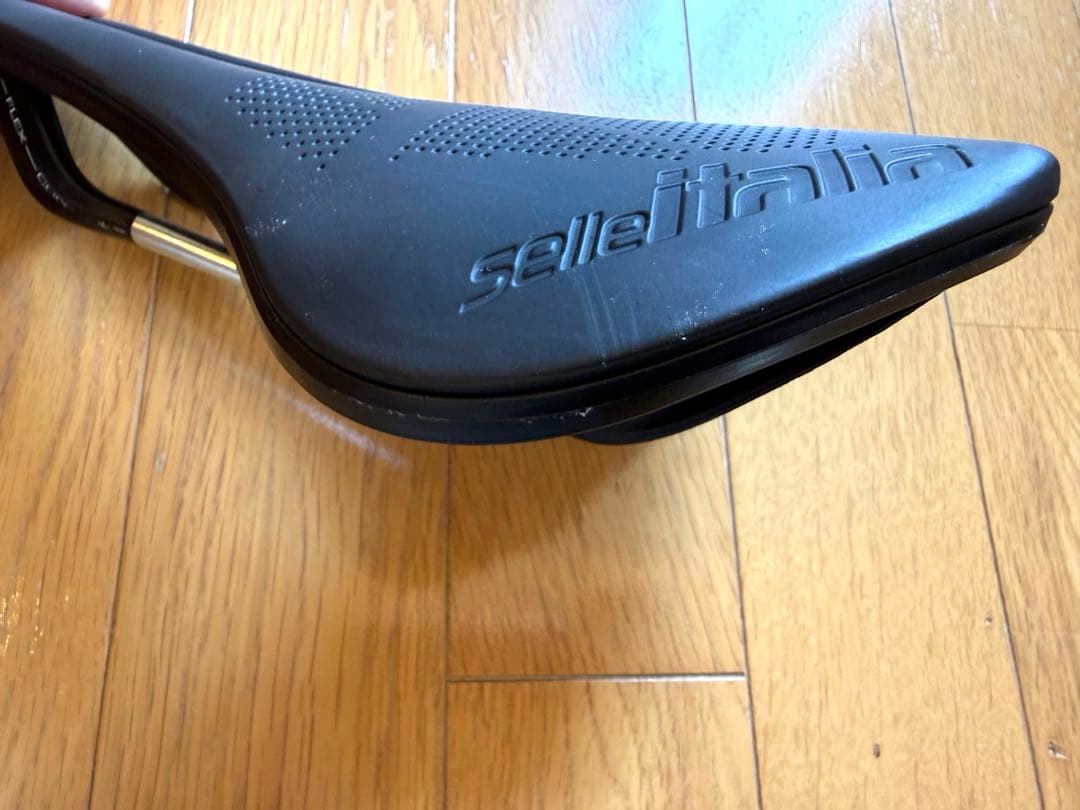 Selle Italia NOVUS BOOST EVO スーパーフロー