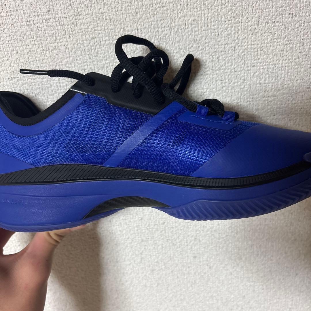 バスケットボールシューズ 青 メッシュ