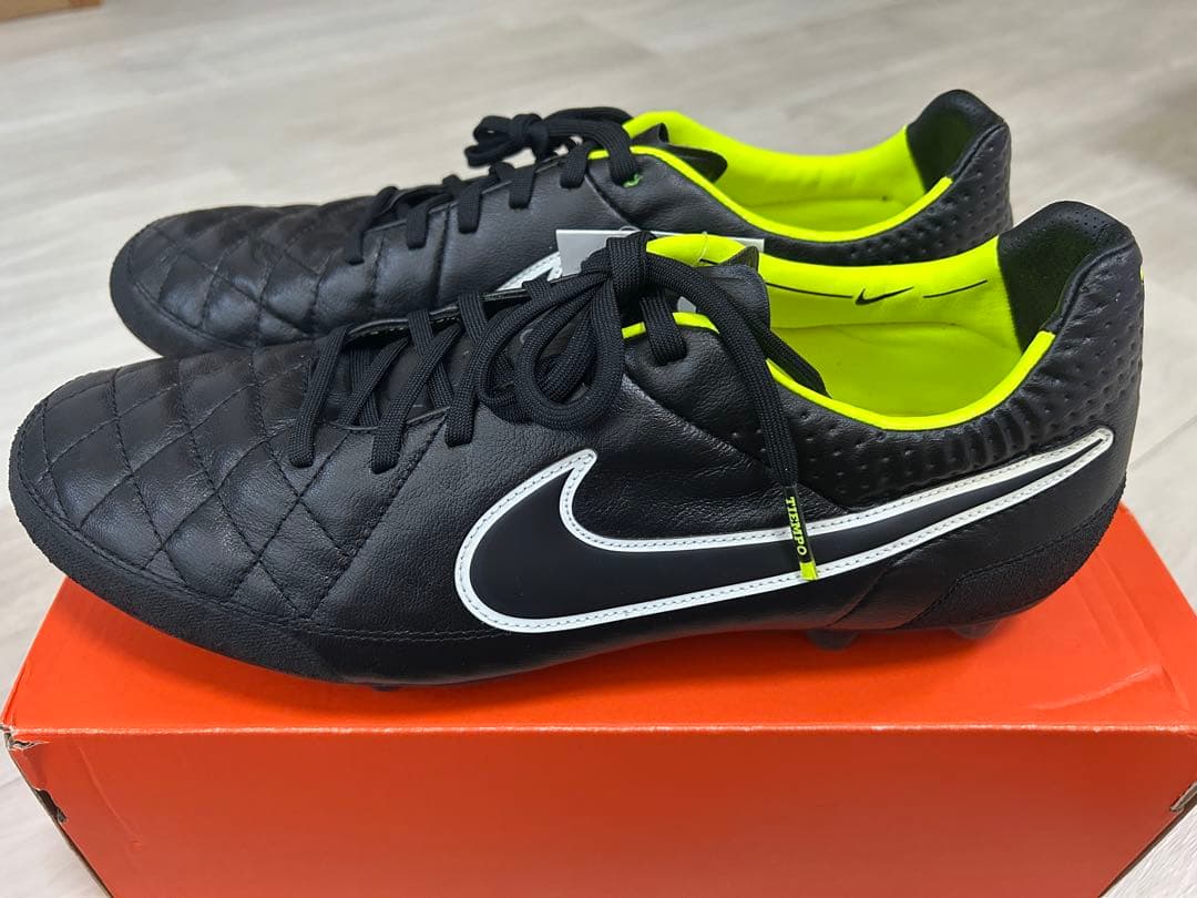 NIKEティエンポレジェンド V HG-E 29.5cm