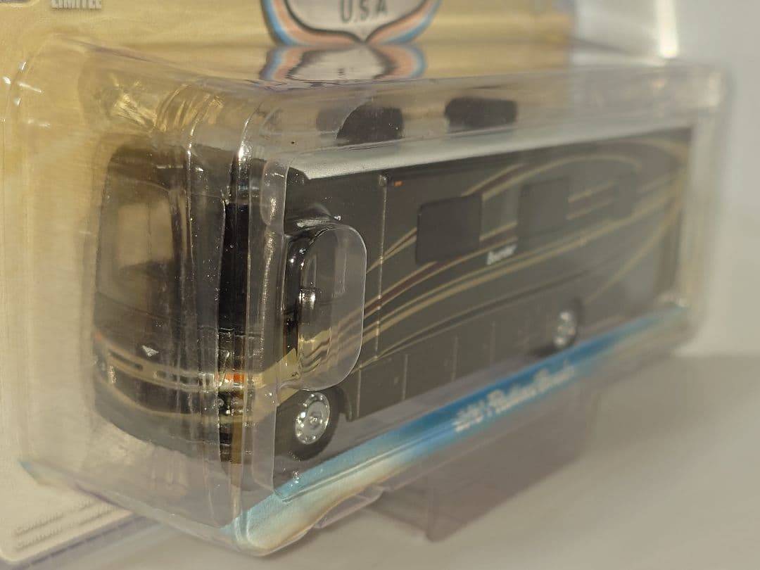 グリーンライト 2016 Fleetwood Bounder 1/64 ミニカー
