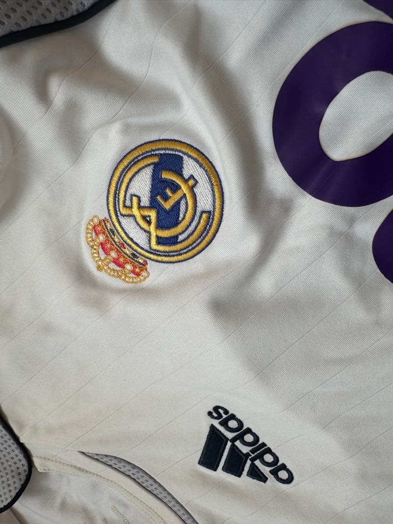 Real Madrid 17番レアルマドリード　オランダ代表ファンニステルローイ