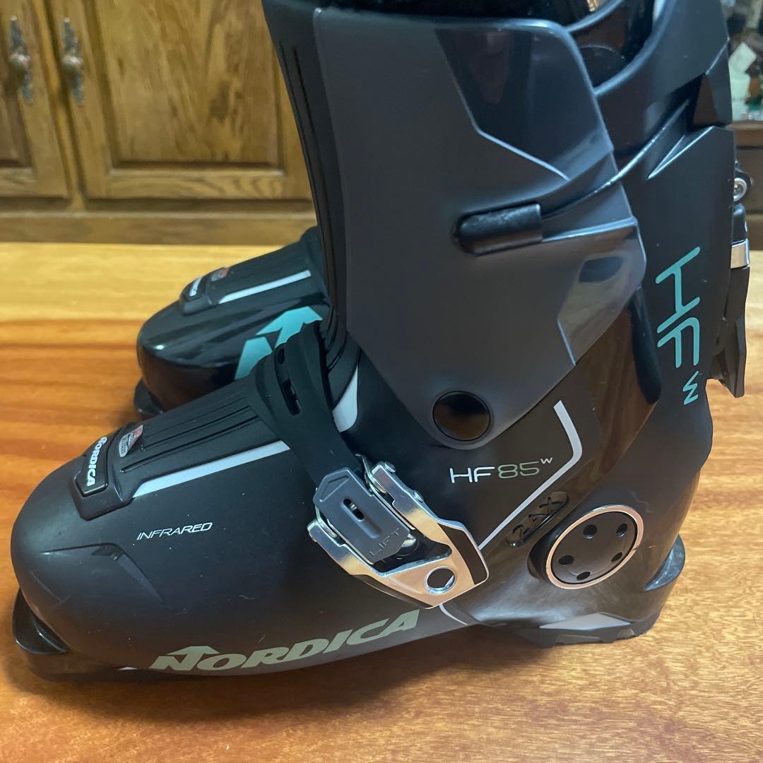 Nordica HF 85wスキーブーツ ブラック