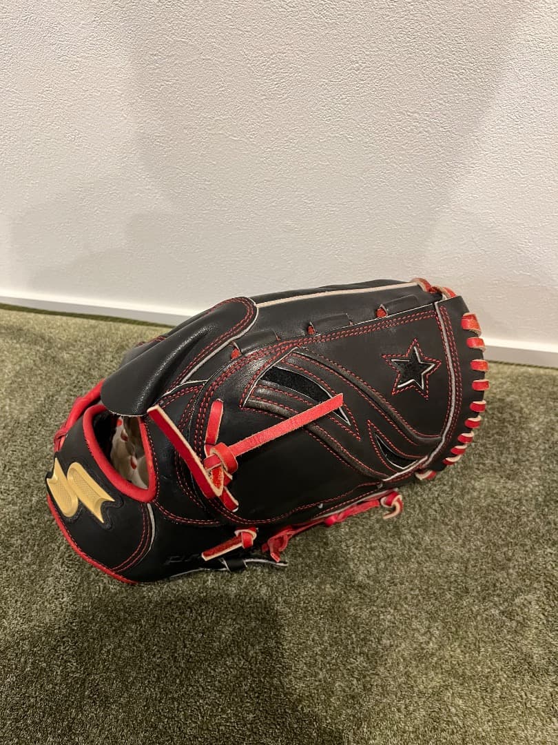野球　投手用グローブ　外野用グローブ