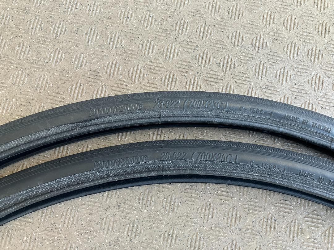 BRIGESTONE EXTENZA RR2X 700*25・23c 2本