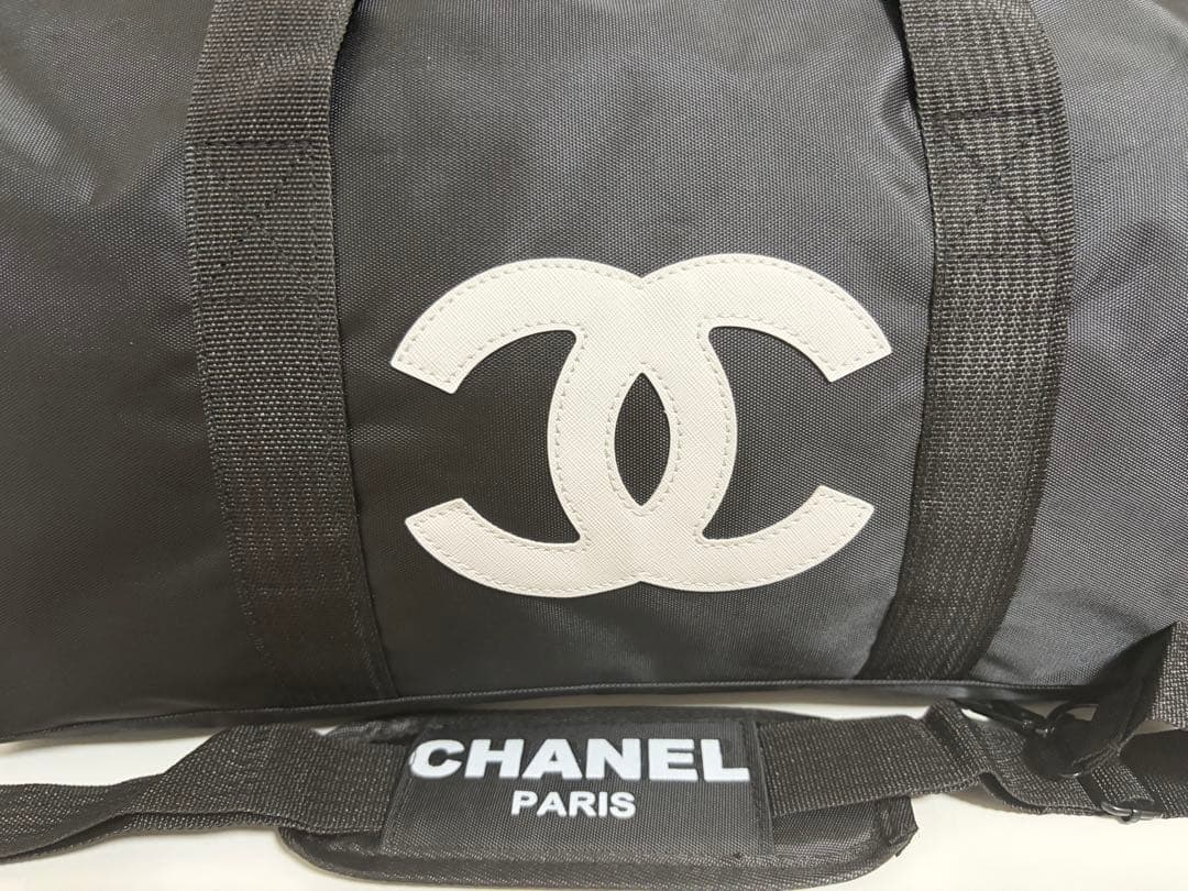 CHANEL シャネル　ノベルティ　ボストンバッグ イタリア製　白いマーク