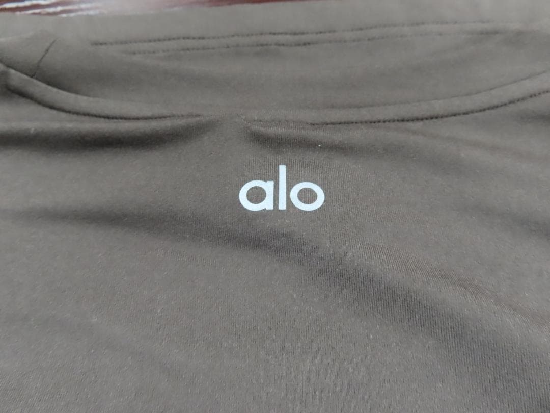 Alo yoga正規品アローヨガ クルーネック ショートスリーブEspresso