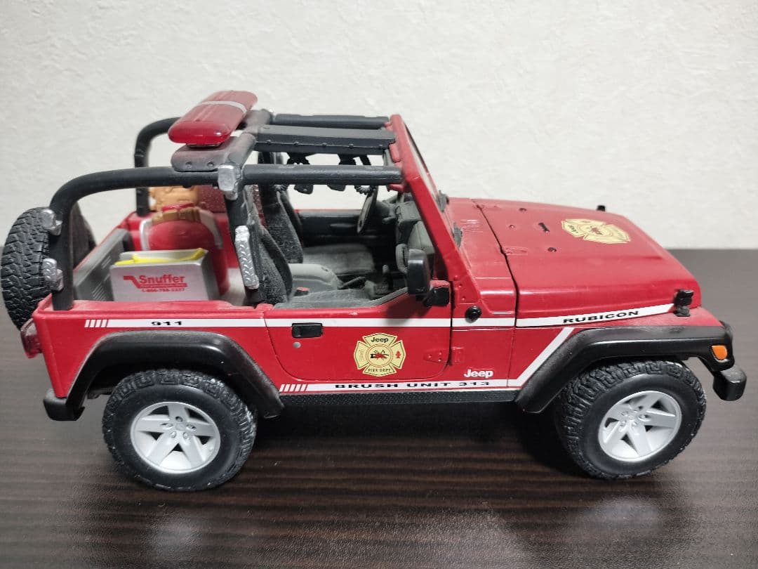【Jeep】 wrangler rubicon 1/18 maisto製