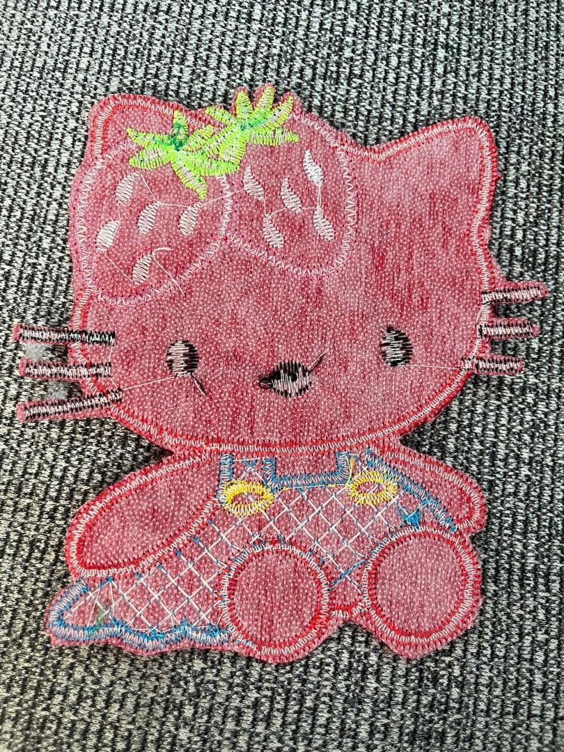 レア　ワッペン？　刺繍　ハローキティ　サンリオ　キティ　いちご　レトロ