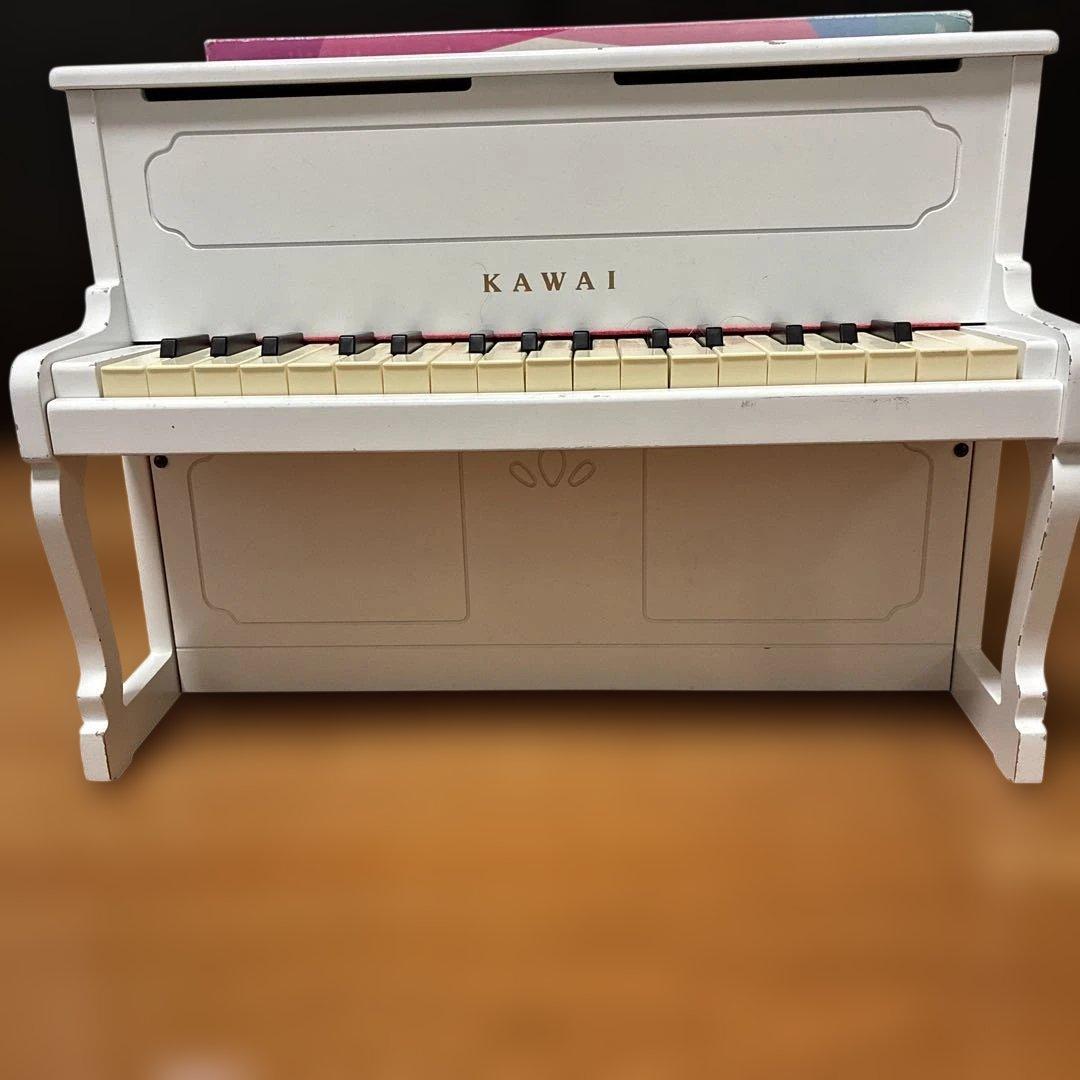 KAWAI アップライトピアノ　ホワイト