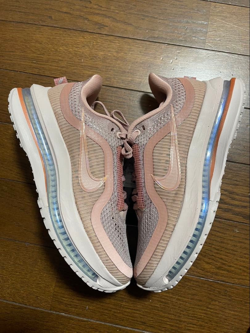 新品未使用]Nikeナイキ　ウィメンズペガサスプレミアム　23cm