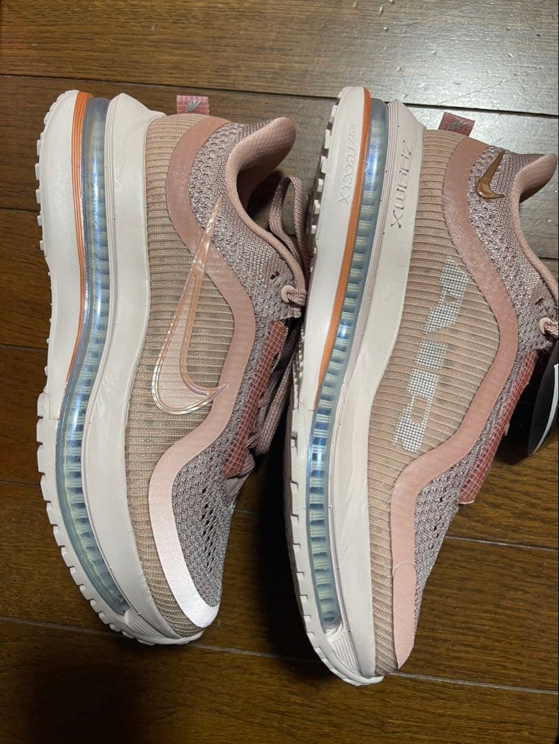 新品未使用]Nikeナイキ　ウィメンズペガサスプレミアム　23cm