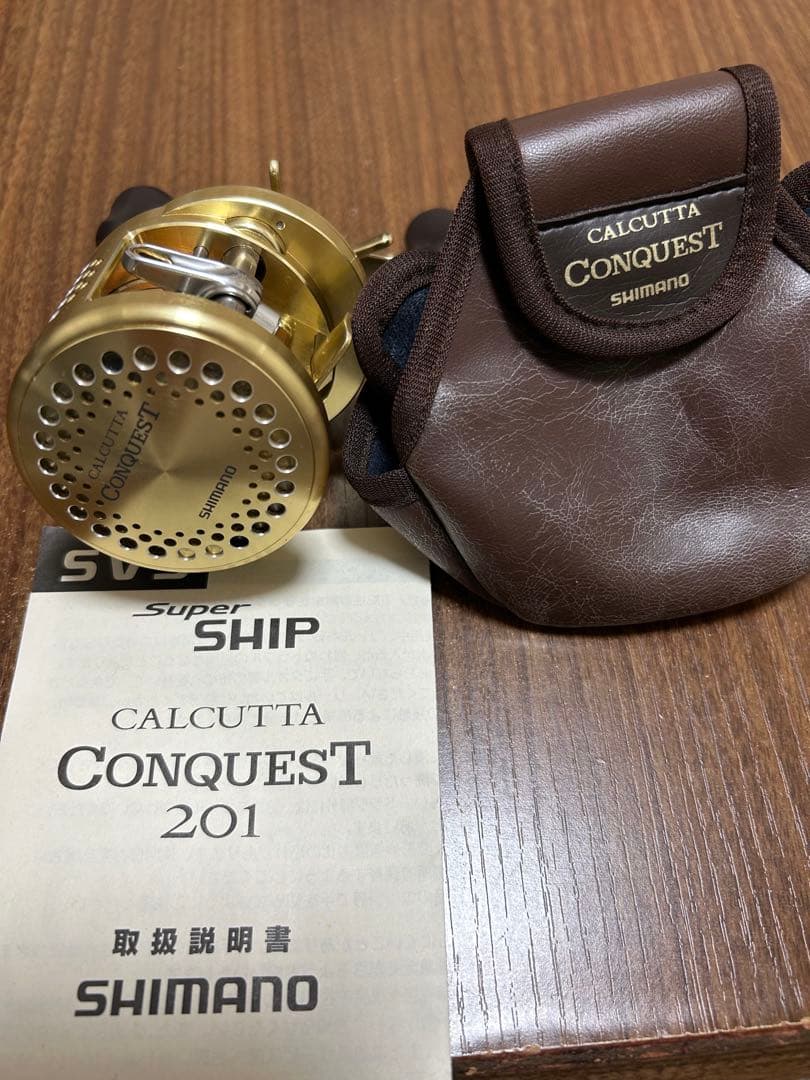 SHIMANO カルカッタコンクエスト201 左ハンドル　ベイトリール