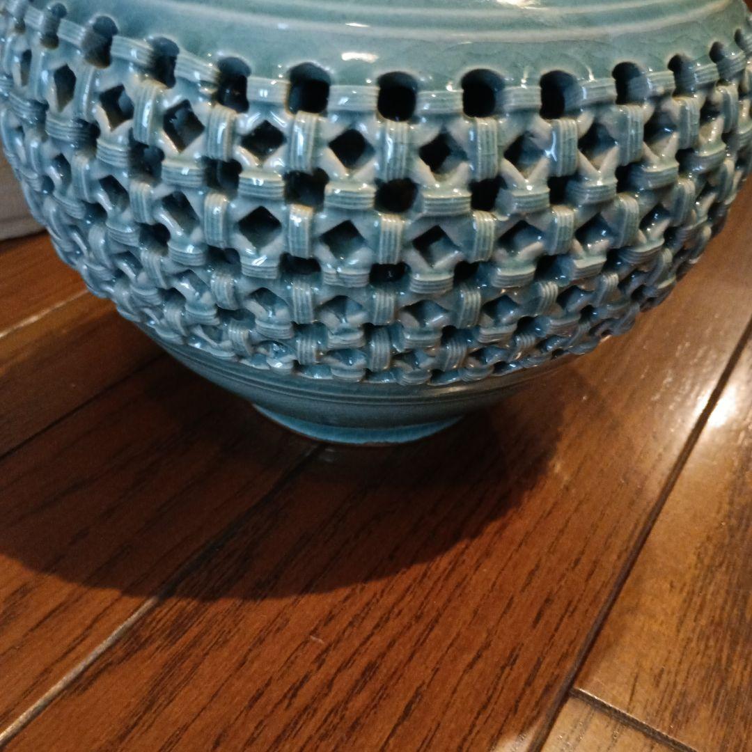青磁芸元の編み目模様陶器花瓶