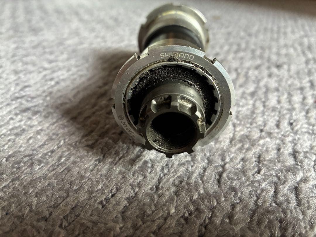 Shimano BB-7700 ボトムブラケット 109.5mm