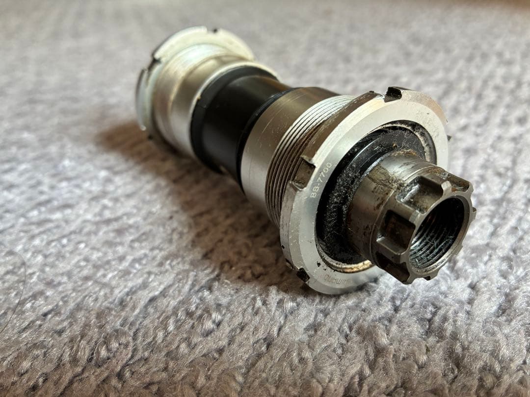 Shimano BB-7700 ボトムブラケット 109.5mm