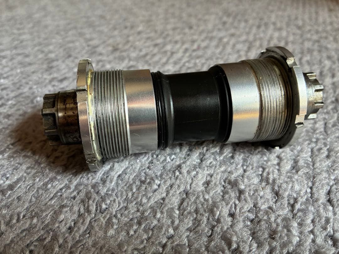 Shimano BB-7700 ボトムブラケット 109.5mm