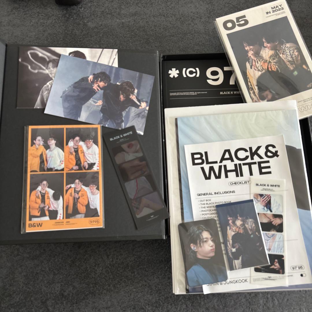 値下げ【BTS】BLACK & WHITE 1st Photobook