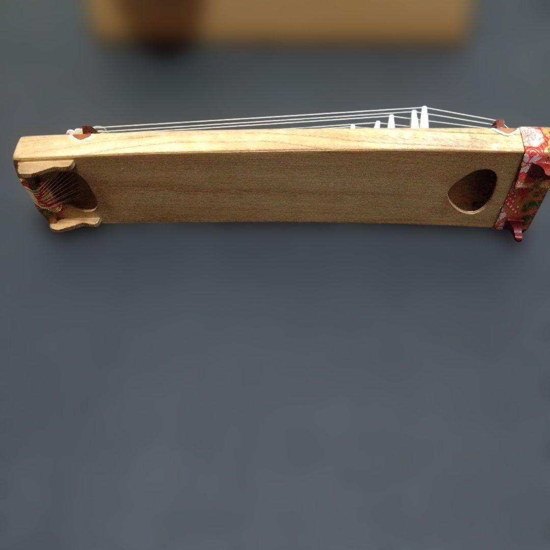 木製琴 13弦 伝統的模様 寸法43センチ