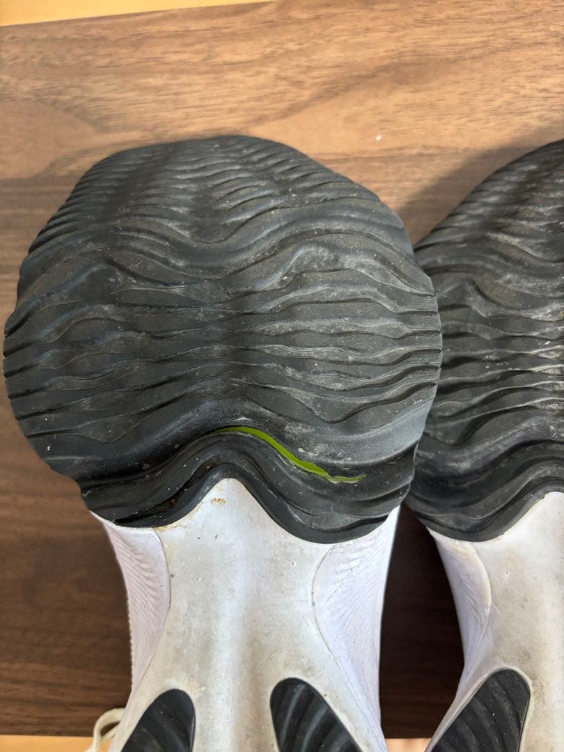 【傷あり】NIKE　エアズーム　テンポ ネクスト% 26.0cm