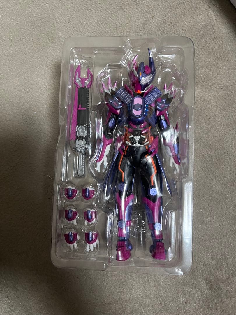 S.H.フィギュアーツ　仮面ライダーヴァルバラド