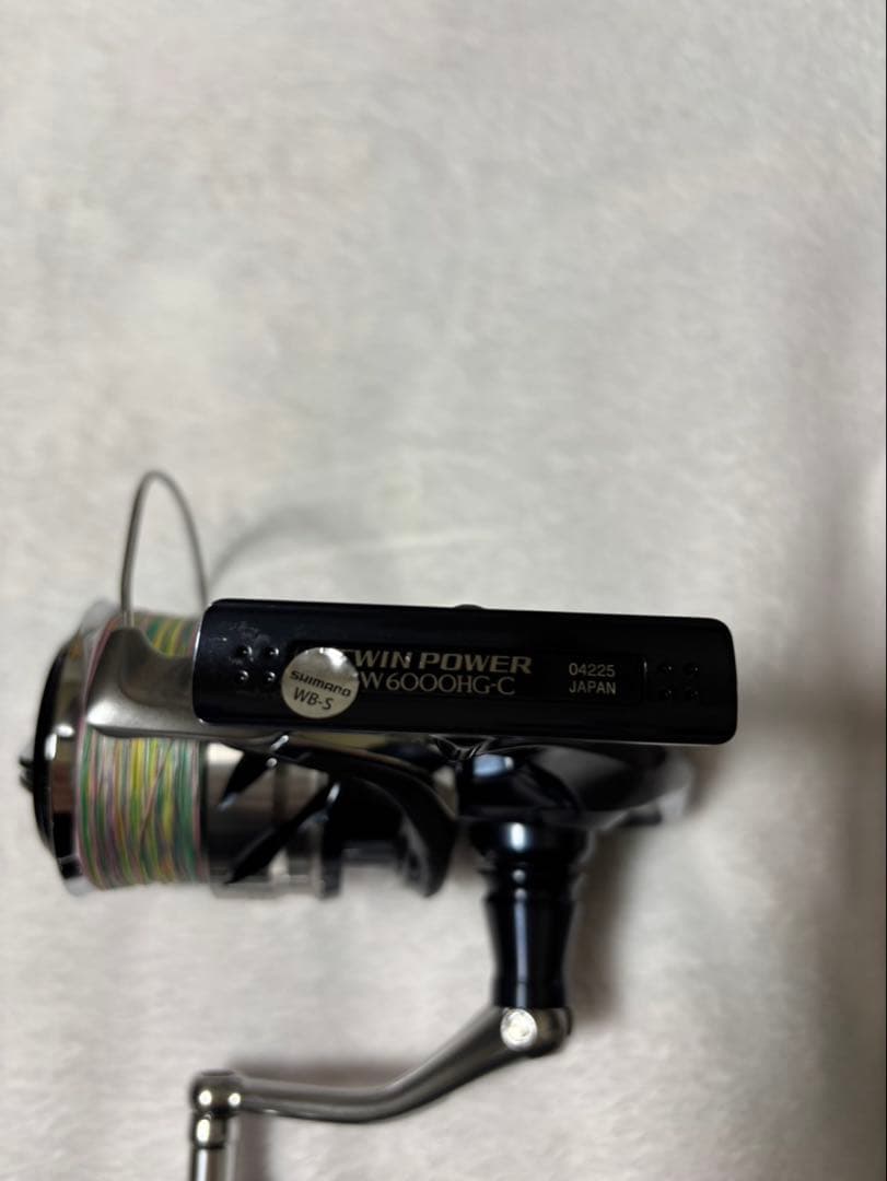 モモの助　21ツインパワー SW6000HG スピニングリール