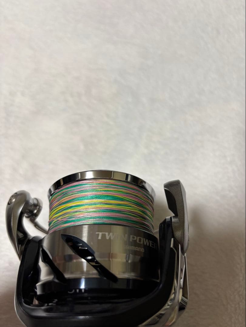 モモの助　21ツインパワー SW6000HG スピニングリール