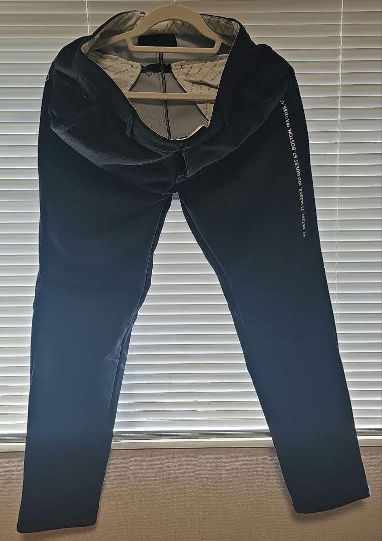 new balanceホワイト×ブラック フード付きジャケット上下セット