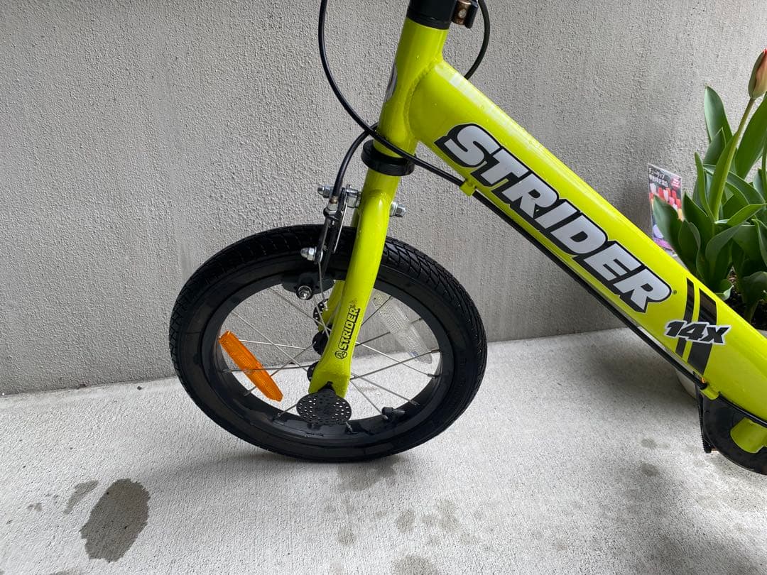 限定色　ストライダー14X ライムイエロー