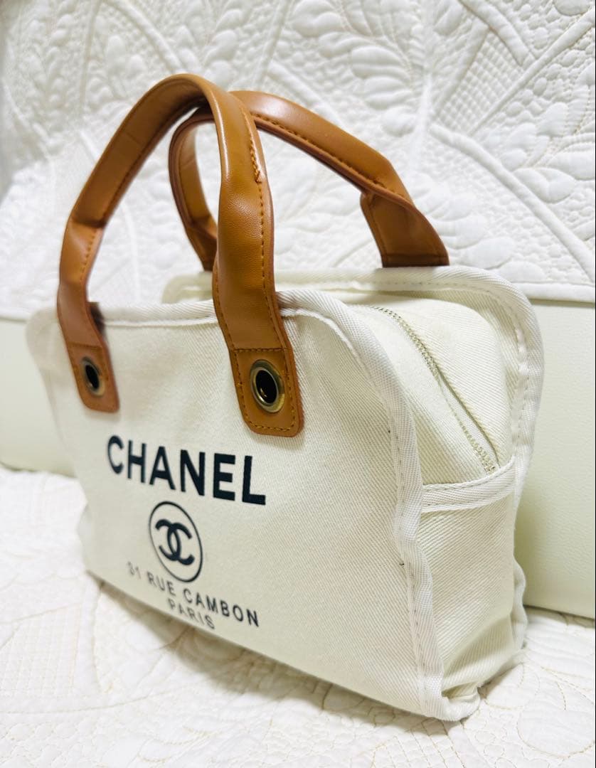 CHANELノベルティ☆ハンドバッグ新品未使用キャンバス白アイボリー