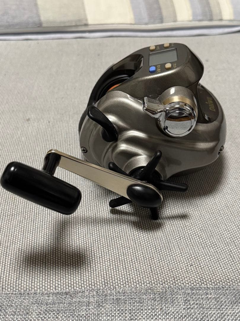 【極美品】ダイワの電動リールタナコンブルS 600W