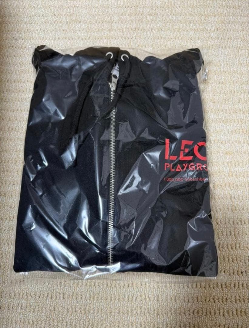 【ラスト1点・値下げ不可】山田涼介　LEO　LEOサイズジップパーカー
