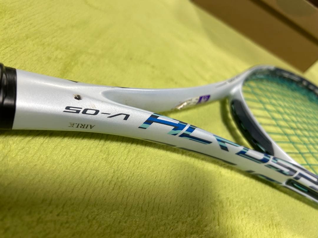 MIZUNO 軟式用前衛テニスラケットです。