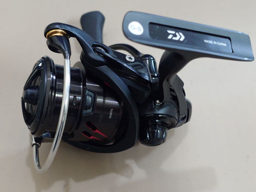 【オーバーホール済】DAIWA 18TATULA LT 2500S XH