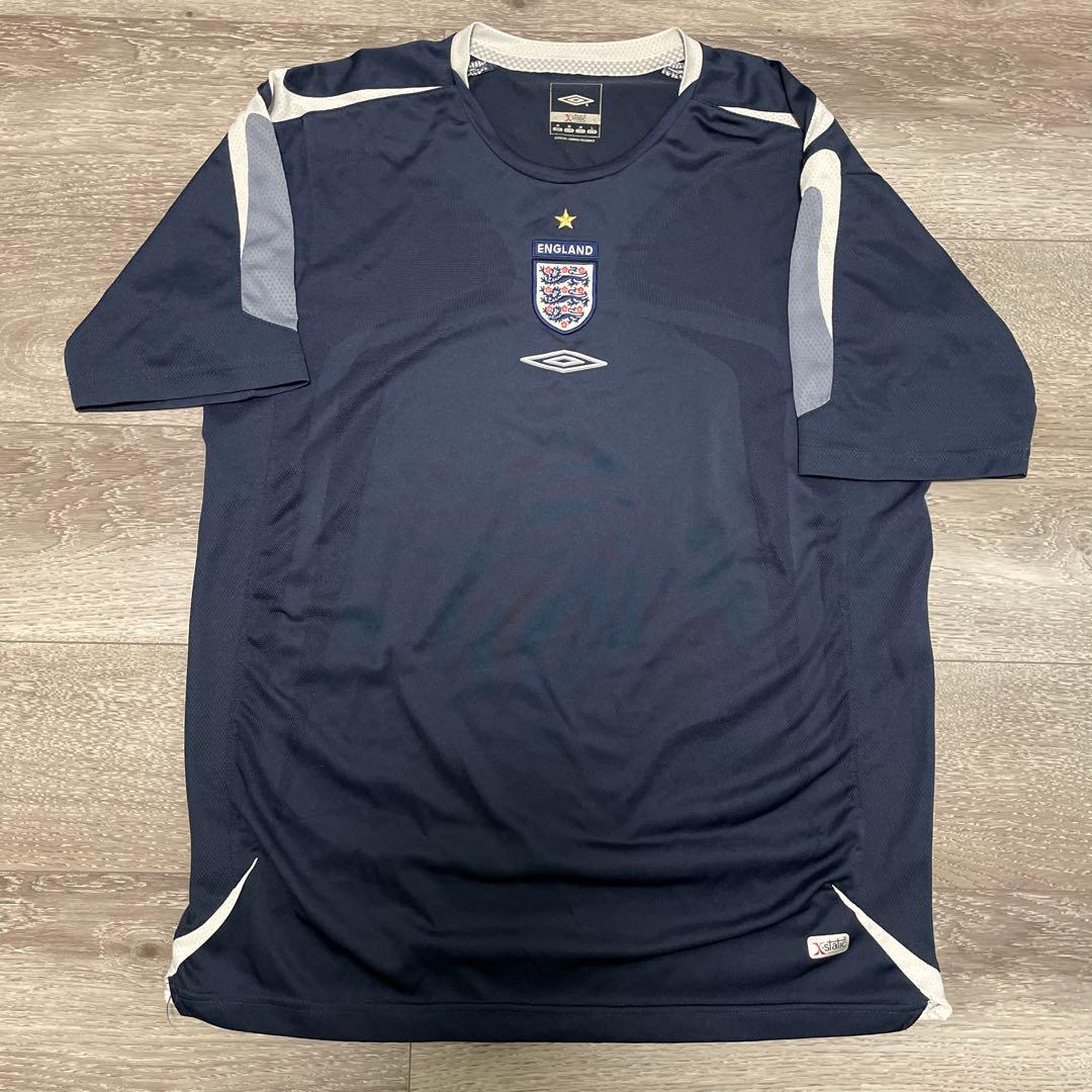 希少品 umbro サッカーイングランド代表エンブレム刺繍 プラクティス シャツ