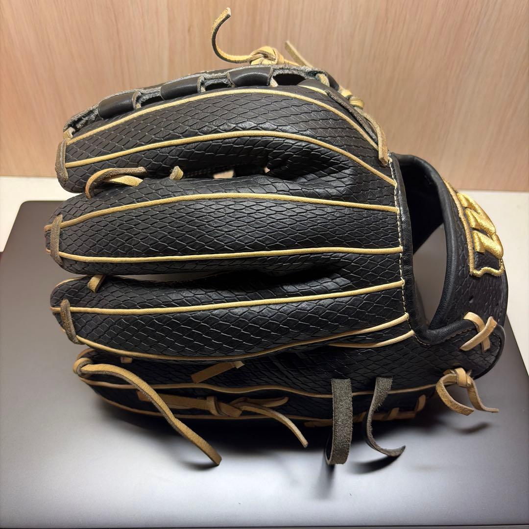 Wilson 硬式グローブ 黒/金 ストライプデザイン オーダー