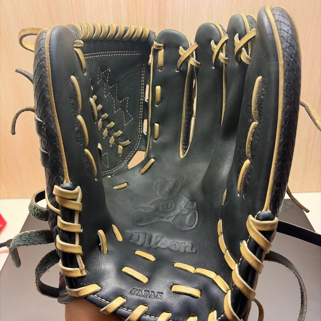 Wilson 硬式グローブ 黒/金 ストライプデザイン オーダー