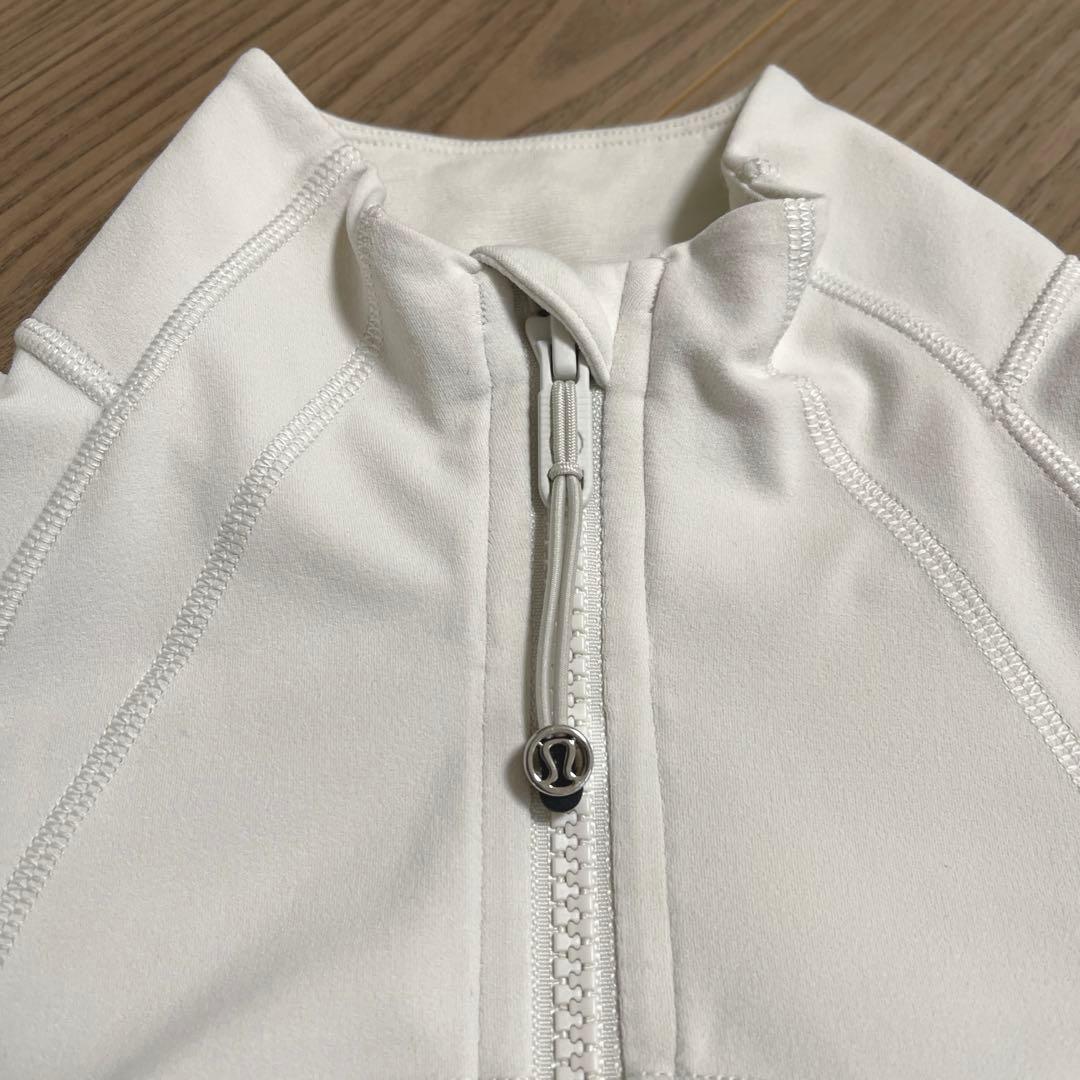 ルルレモン Luluremon DefineジャケットNulu Ivory