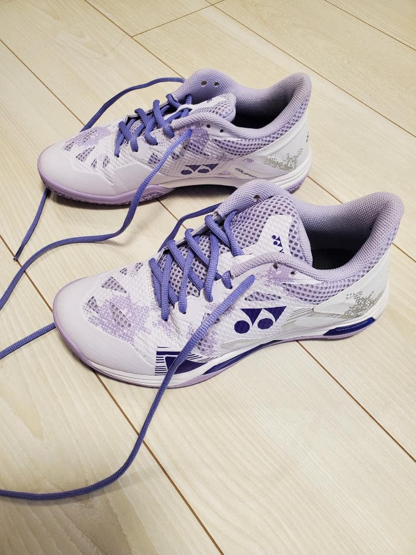 あにゃ～にゃ　美品　YONEX パワークッションエクリプションZウィメン