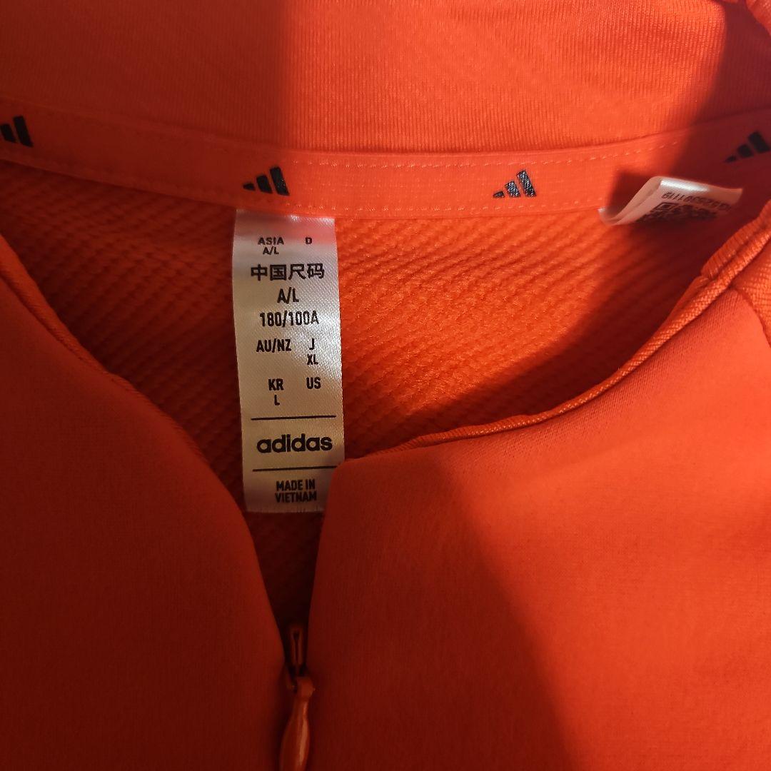 adidas オレンジポロシャツとストレッチ保温ジョガーパンツ、帽子セット 売り